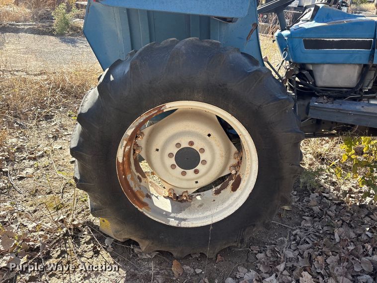 image for item EA7870 1999 New Holland 3010 tractor