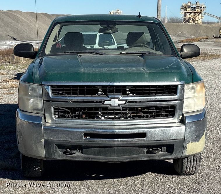 image for item EA7871 2010 Chevrolet Silverado 2500HD pickup truck