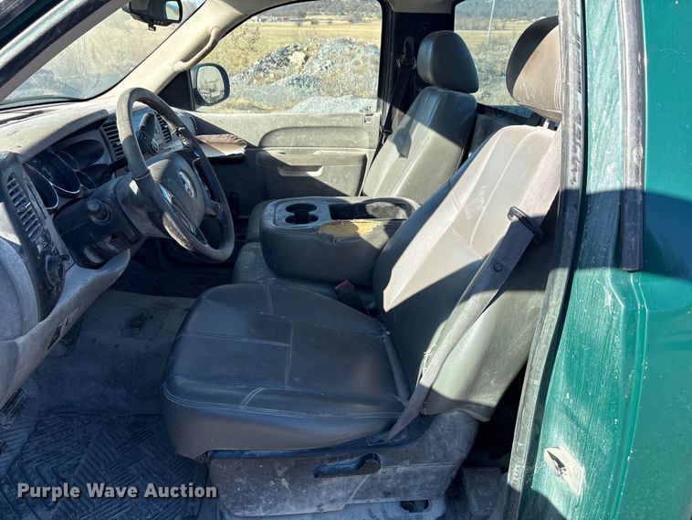 image for item EA7871 2010 Chevrolet Silverado 2500HD pickup truck