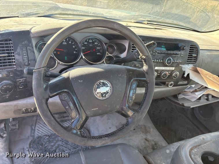 image for item EA7871 2010 Chevrolet Silverado 2500HD pickup truck