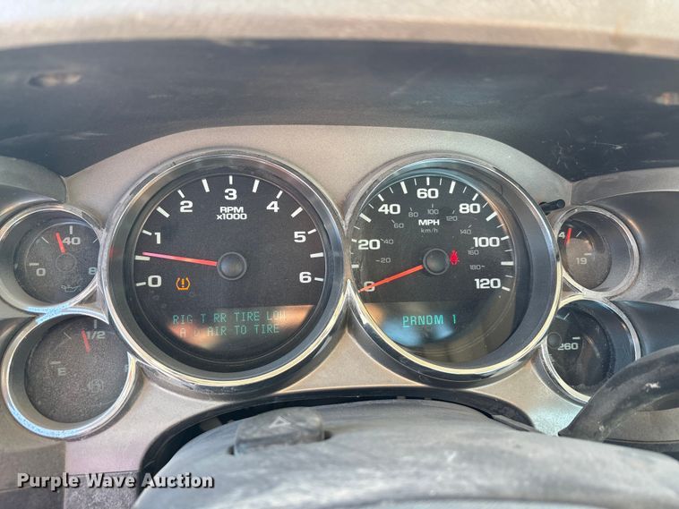 image for item EA7871 2010 Chevrolet Silverado 2500HD pickup truck