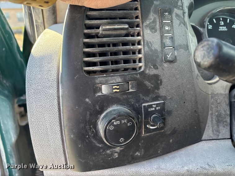 image for item EA7871 2010 Chevrolet Silverado 2500HD pickup truck