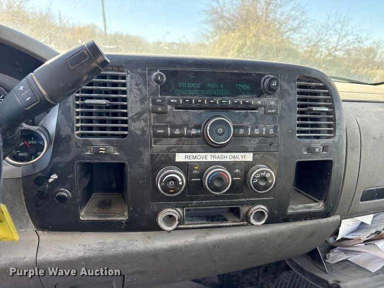 image for item EA7871 2010 Chevrolet Silverado 2500HD pickup truck