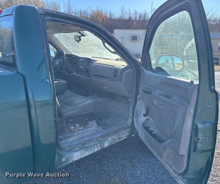 image for item EA7871 2010 Chevrolet Silverado 2500HD pickup truck