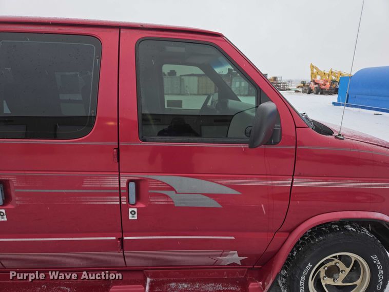 image for item EB1197 1994 Ford Starcraft E150 van