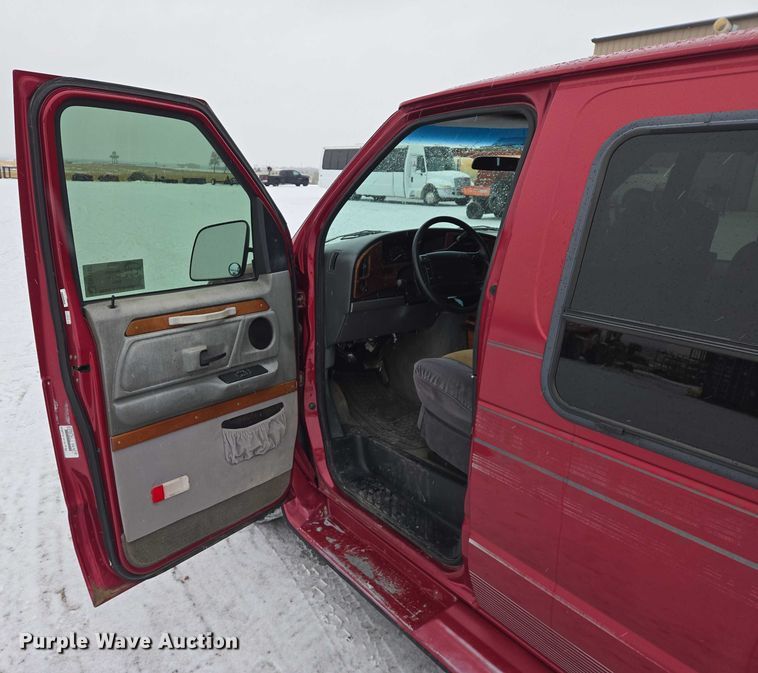 image for item EB1197 1994 Ford Starcraft E150 van