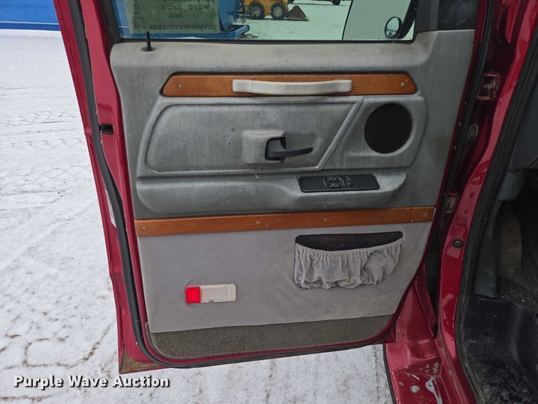 image for item EB1197 1994 Ford Starcraft E150 van