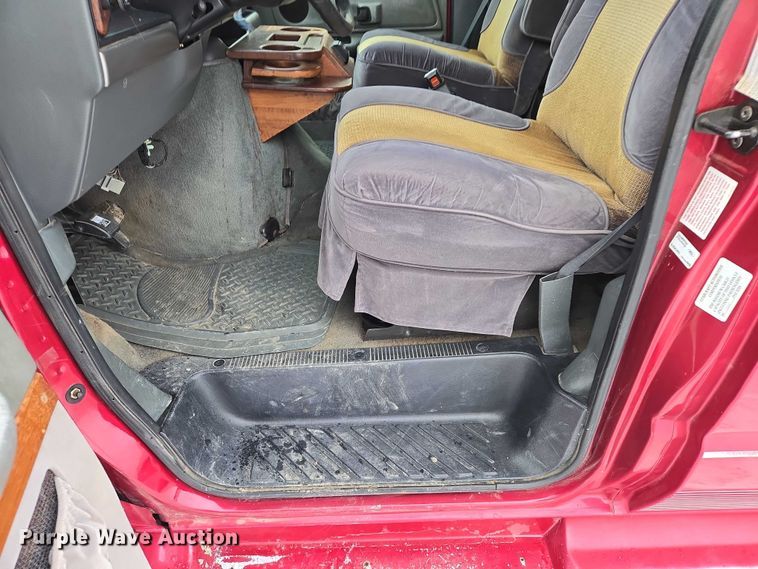 image for item EB1197 1994 Ford Starcraft E150 van