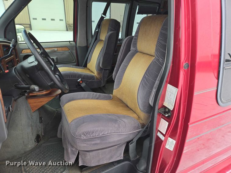 image for item EB1197 1994 Ford Starcraft E150 van