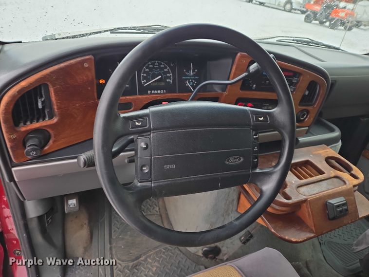 image for item EB1197 1994 Ford Starcraft E150 van