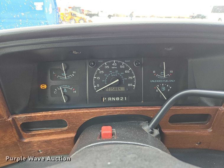 image for item EB1197 1994 Ford Starcraft E150 van