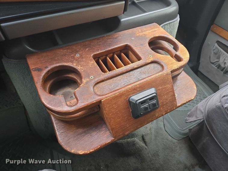 image for item EB1197 1994 Ford Starcraft E150 van