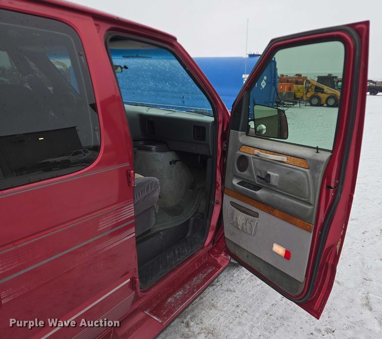 image for item EB1197 1994 Ford Starcraft E150 van
