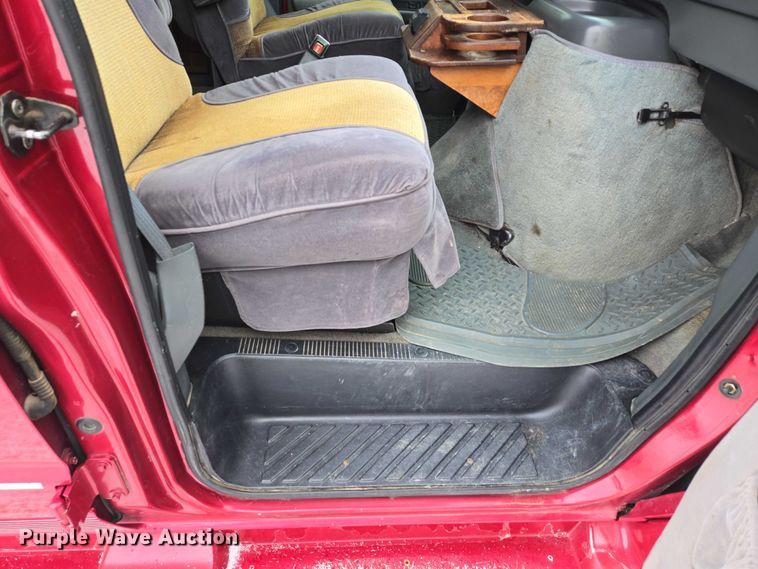 image for item EB1197 1994 Ford Starcraft E150 van