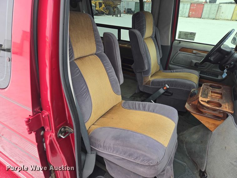 image for item EB1197 1994 Ford Starcraft E150 van