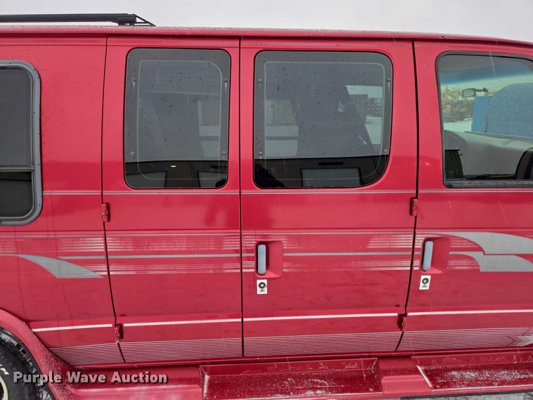 image for item EB1197 1994 Ford Starcraft E150 van
