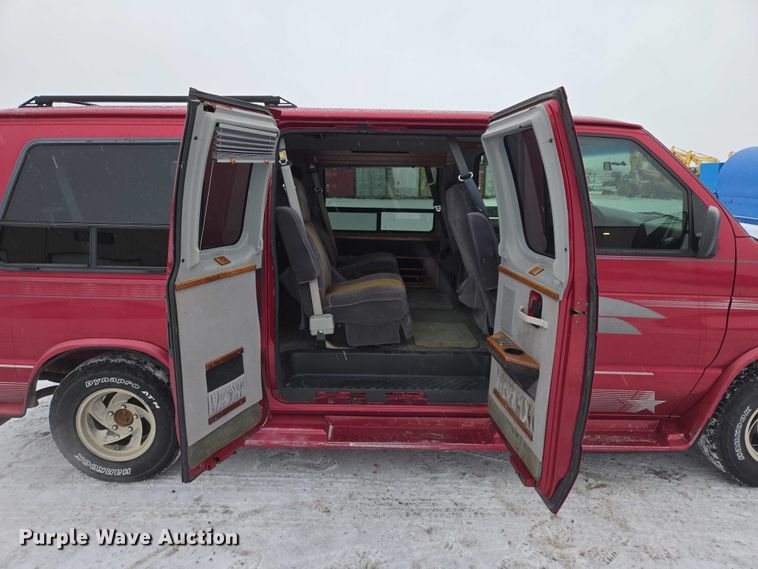 image for item EB1197 1994 Ford Starcraft E150 van