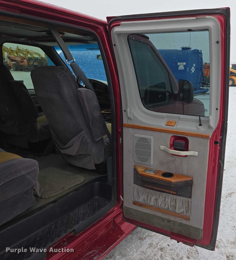 image for item EB1197 1994 Ford Starcraft E150 van