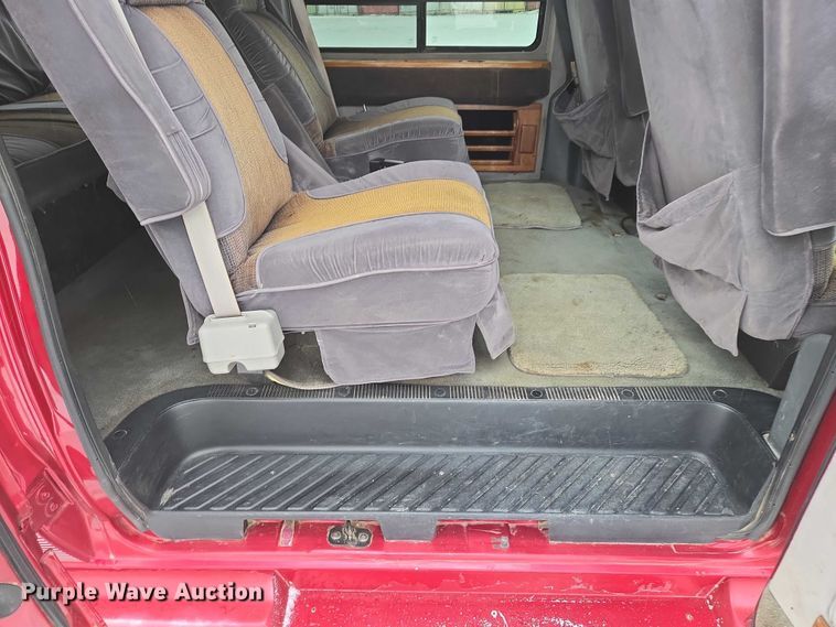 image for item EB1197 1994 Ford Starcraft E150 van
