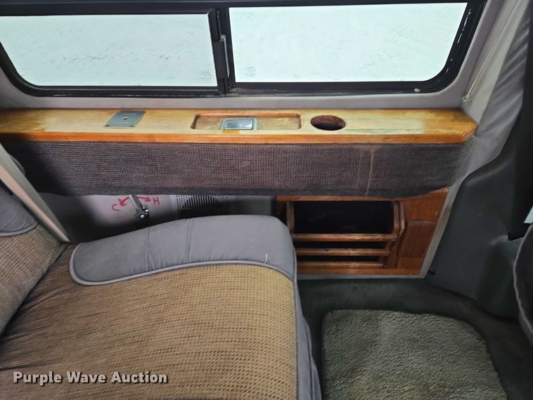 image for item EB1197 1994 Ford Starcraft E150 van