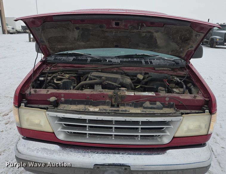 image for item EB1197 1994 Ford Starcraft E150 van