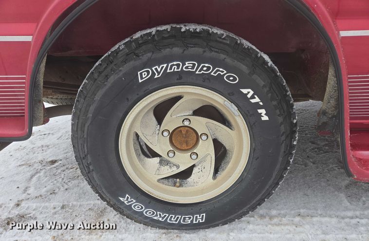 image for item EB1197 1994 Ford Starcraft E150 van