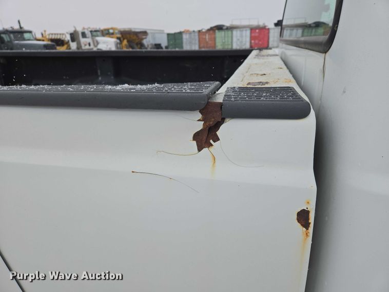 image for item EB1198 2000 Ford F350 SuperCab pickup truck