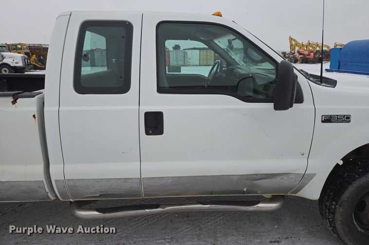 image for item EB1198 2000 Ford F350 SuperCab pickup truck