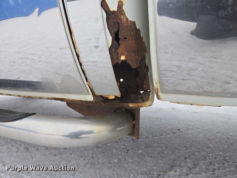 image for item EB1198 2000 Ford F350 SuperCab pickup truck