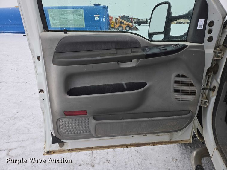 image for item EB1198 2000 Ford F350 SuperCab pickup truck