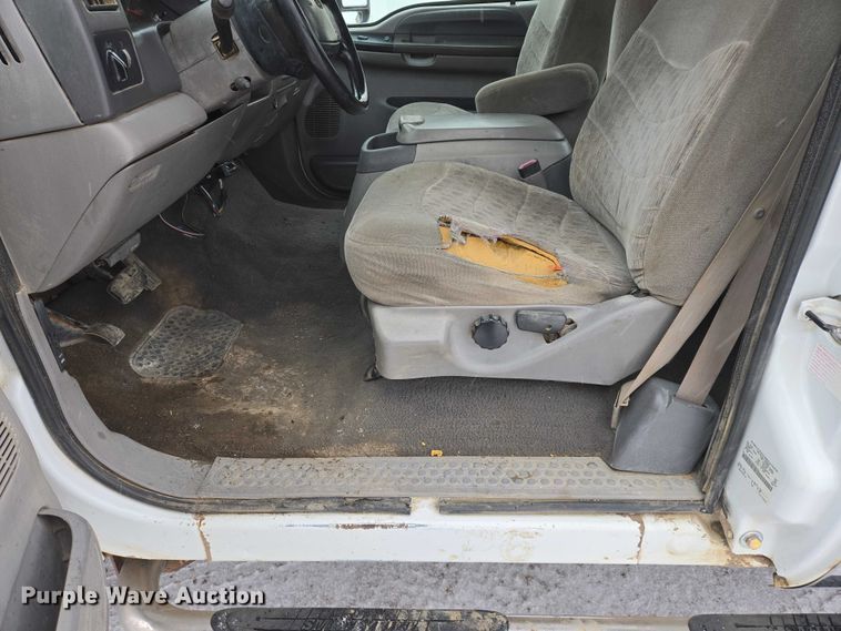 image for item EB1198 2000 Ford F350 SuperCab pickup truck