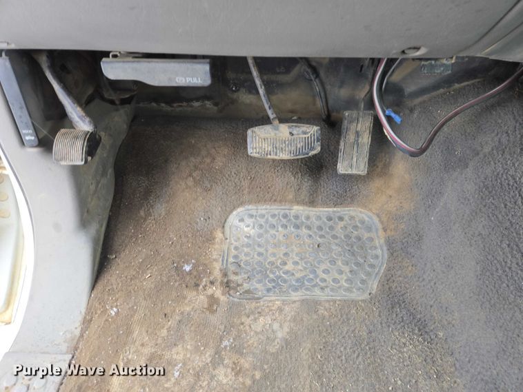 image for item EB1198 2000 Ford F350 SuperCab pickup truck