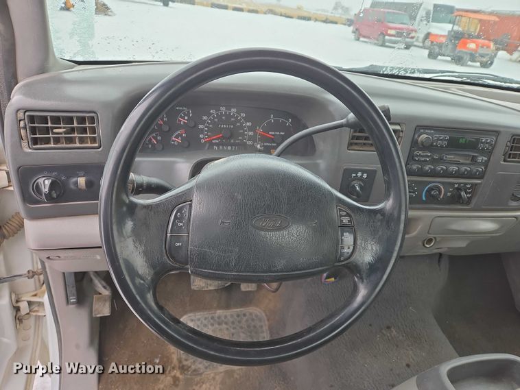 image for item EB1198 2000 Ford F350 SuperCab pickup truck