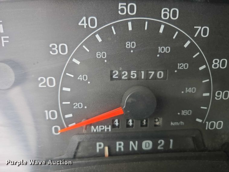 image for item EB1198 2000 Ford F350 SuperCab pickup truck