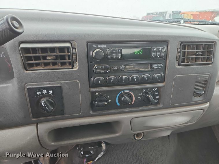 image for item EB1198 2000 Ford F350 SuperCab pickup truck