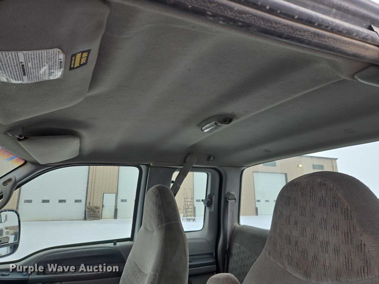 image for item EB1198 2000 Ford F350 SuperCab pickup truck