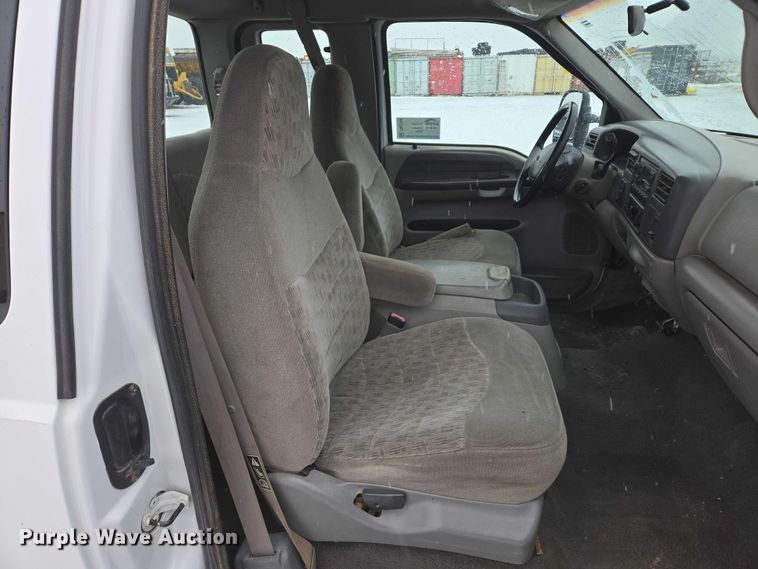 image for item EB1198 2000 Ford F350 SuperCab pickup truck