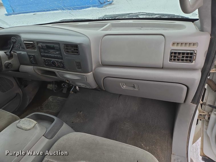 image for item EB1198 2000 Ford F350 SuperCab pickup truck