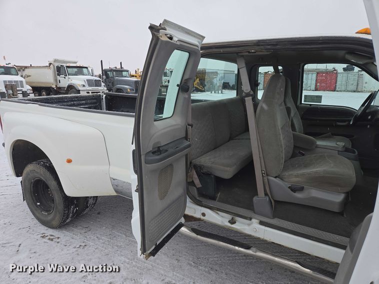 image for item EB1198 2000 Ford F350 SuperCab pickup truck