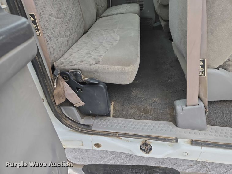 image for item EB1198 2000 Ford F350 SuperCab pickup truck