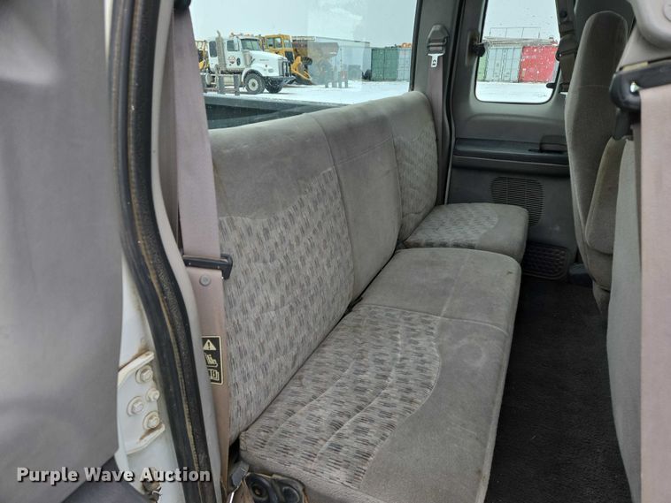 image for item EB1198 2000 Ford F350 SuperCab pickup truck