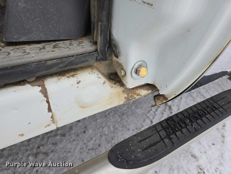 image for item EB1198 2000 Ford F350 SuperCab pickup truck