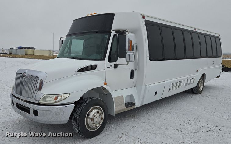 image for item EB1199 2004 International 3200 shuttle bus