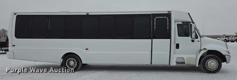 image for item EB1199 2004 International 3200 shuttle bus