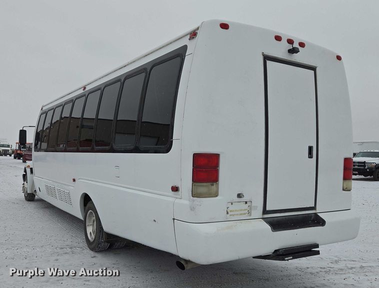 image for item EB1199 2004 International 3200 shuttle bus