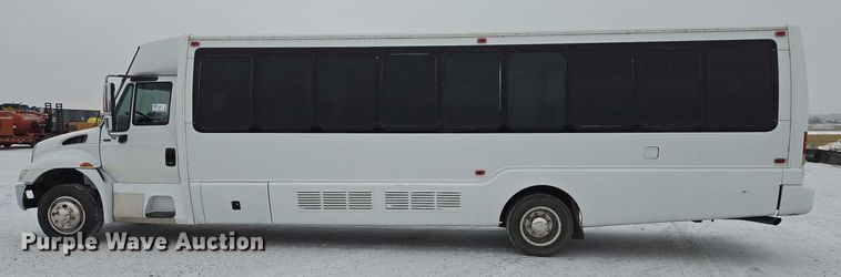 image for item EB1199 2004 International 3200 shuttle bus