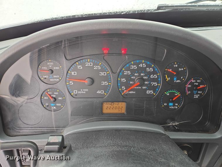 image for item EB1199 2004 International 3200 shuttle bus