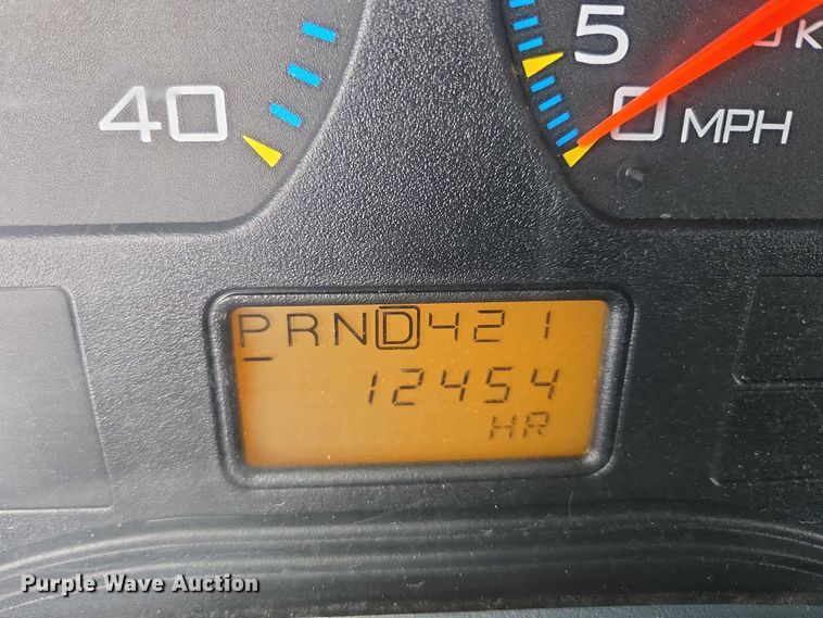 image for item EB1199 2004 International 3200 shuttle bus