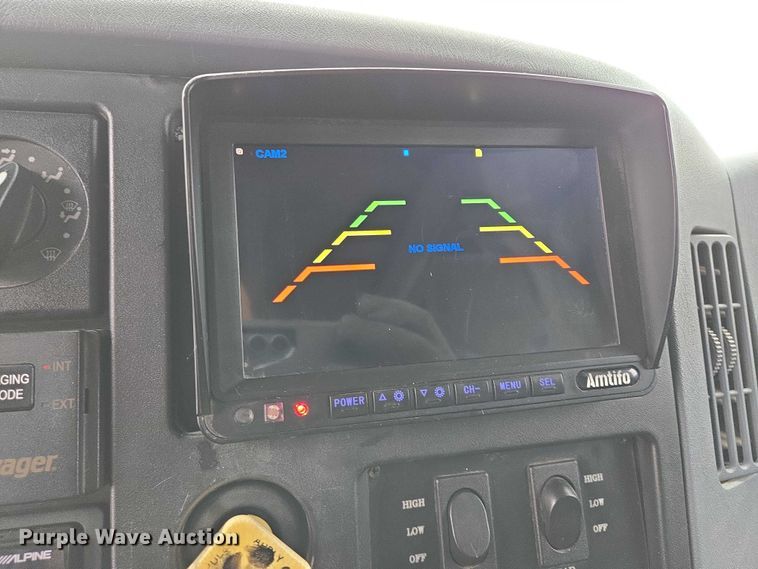 image for item EB1199 2004 International 3200 shuttle bus