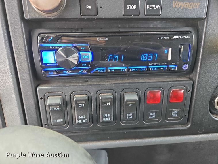 image for item EB1199 2004 International 3200 shuttle bus